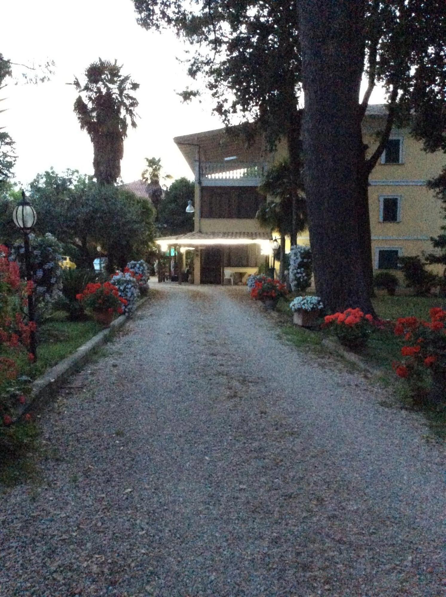 Villa Berghella Montesilvano Marina Buitenkant foto