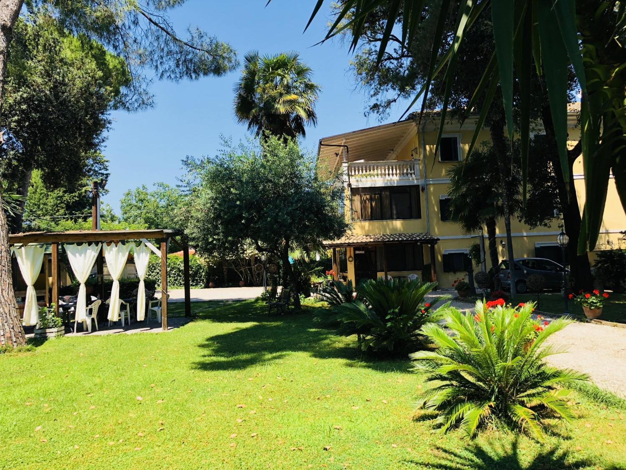 Villa Berghella Montesilvano Marina Buitenkant foto